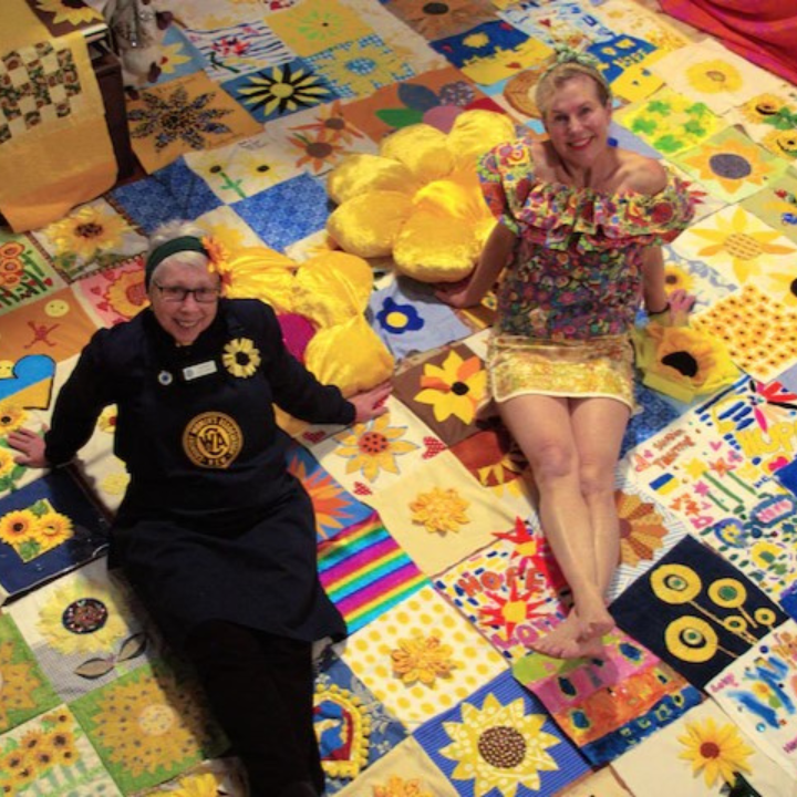 Giant Sunflower Quilt for the Ukraine